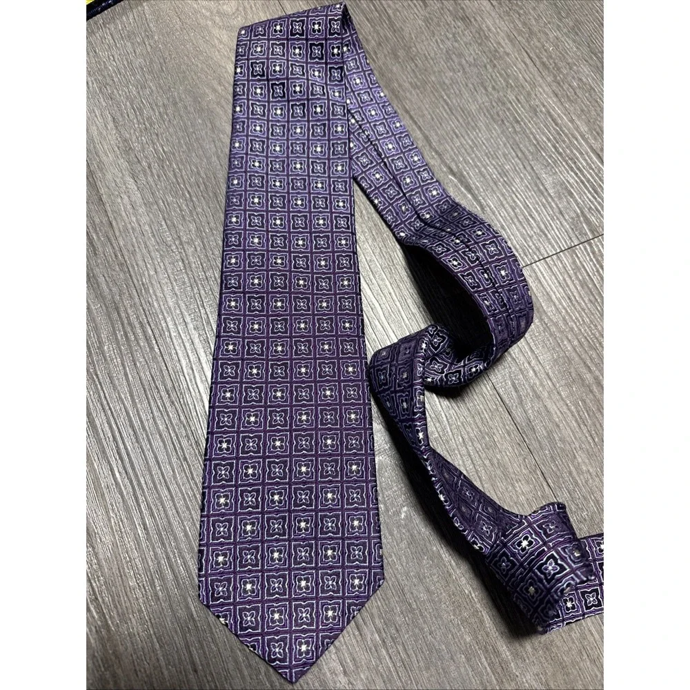 Brooks Brothers Makers 100% Silk Multicolor Buckles Print Neck Tie
